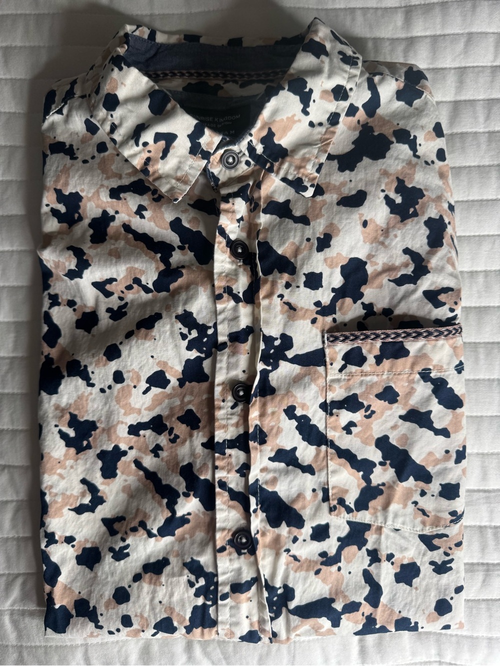 SUNRISE KINGDOM Men's Casual Button-Down Shirt in Navy and Beige Print